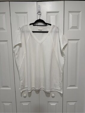 Women's White V-Neck Lightweight Knit Top